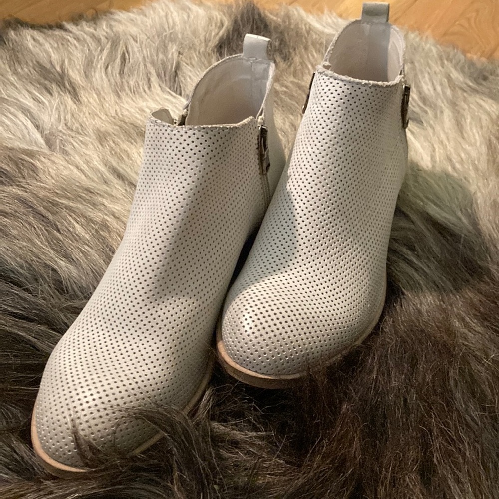 Joy Wendal leather booties